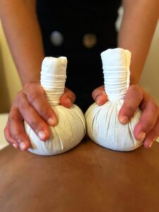 Massage aux pochons